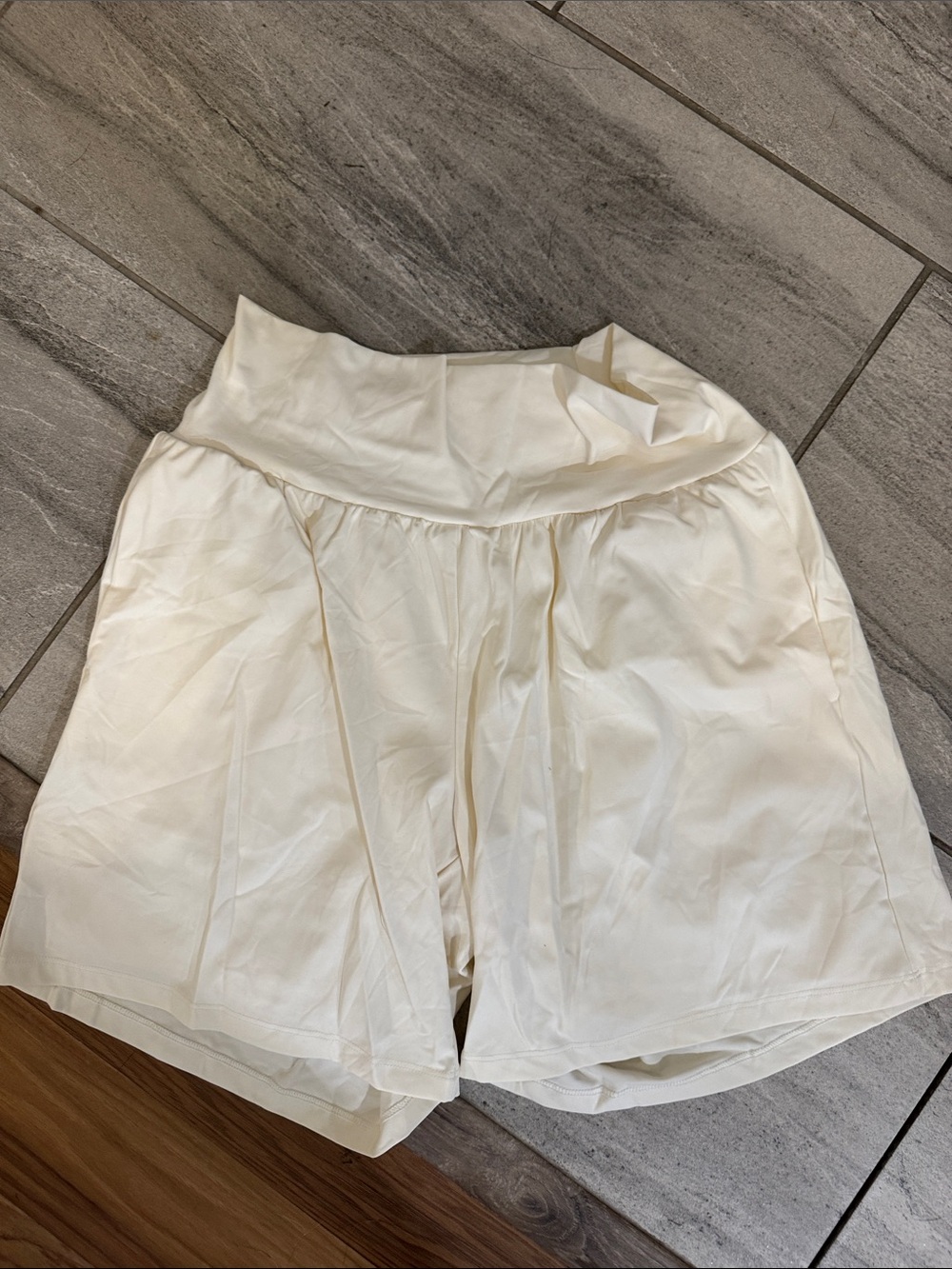HALARA Cream High-Waist Double lined shorts-LONG